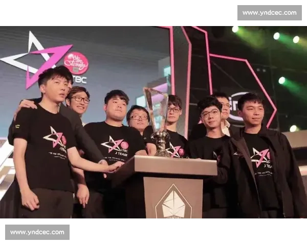 S赛冠军尘埃落定！XX战队捧起召唤师杯，史诗级对决燃爆全场！